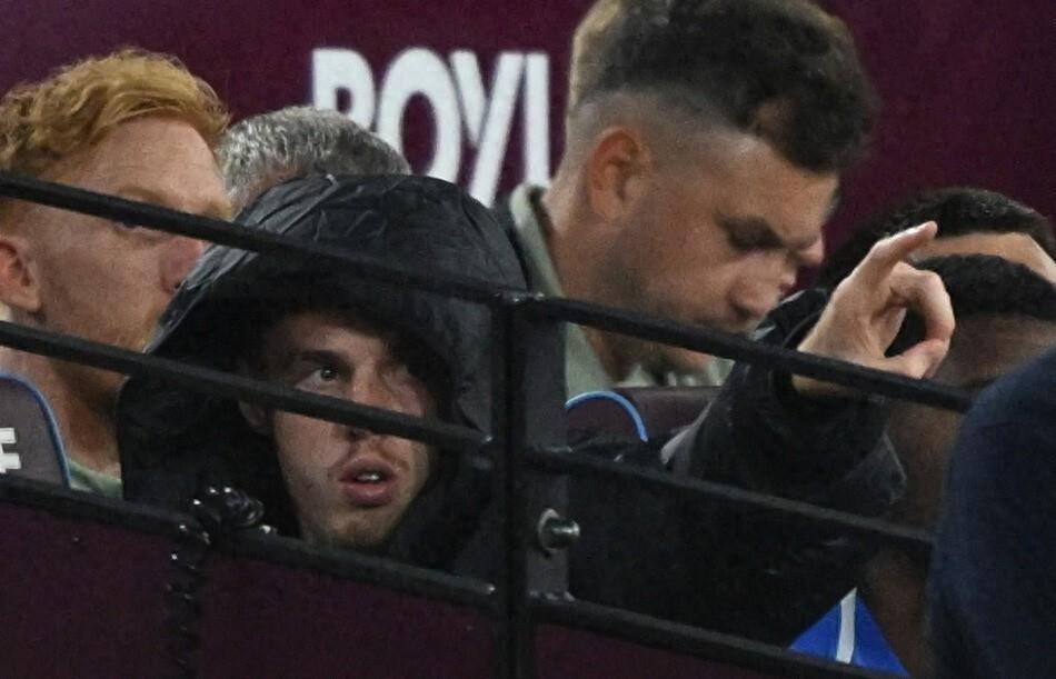 关于切尔西后卫斯坦利因伤退出国际比赛的信息