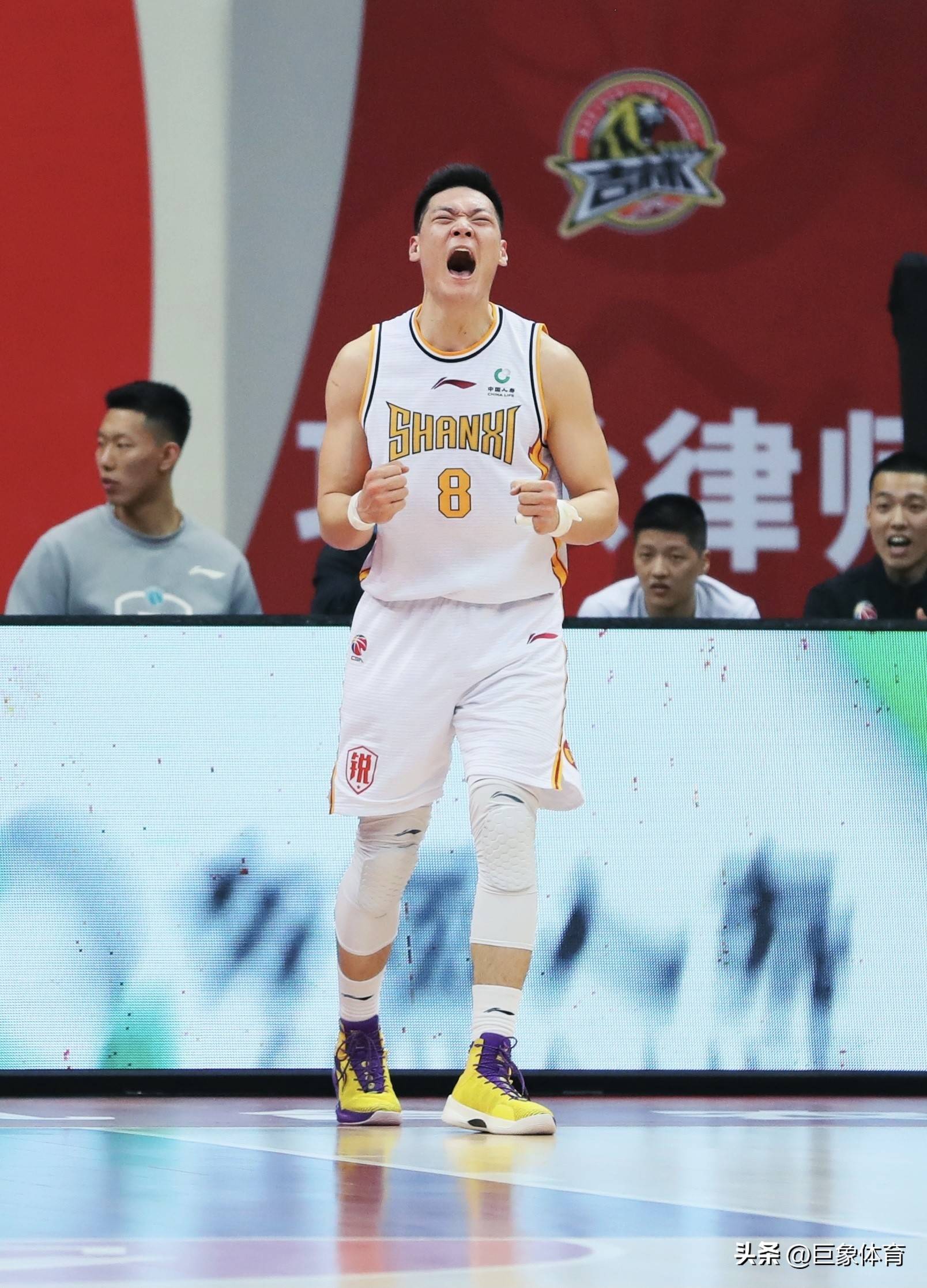 开云体育中国官网-职业篮球聚焦赛场，球员展现出色技术