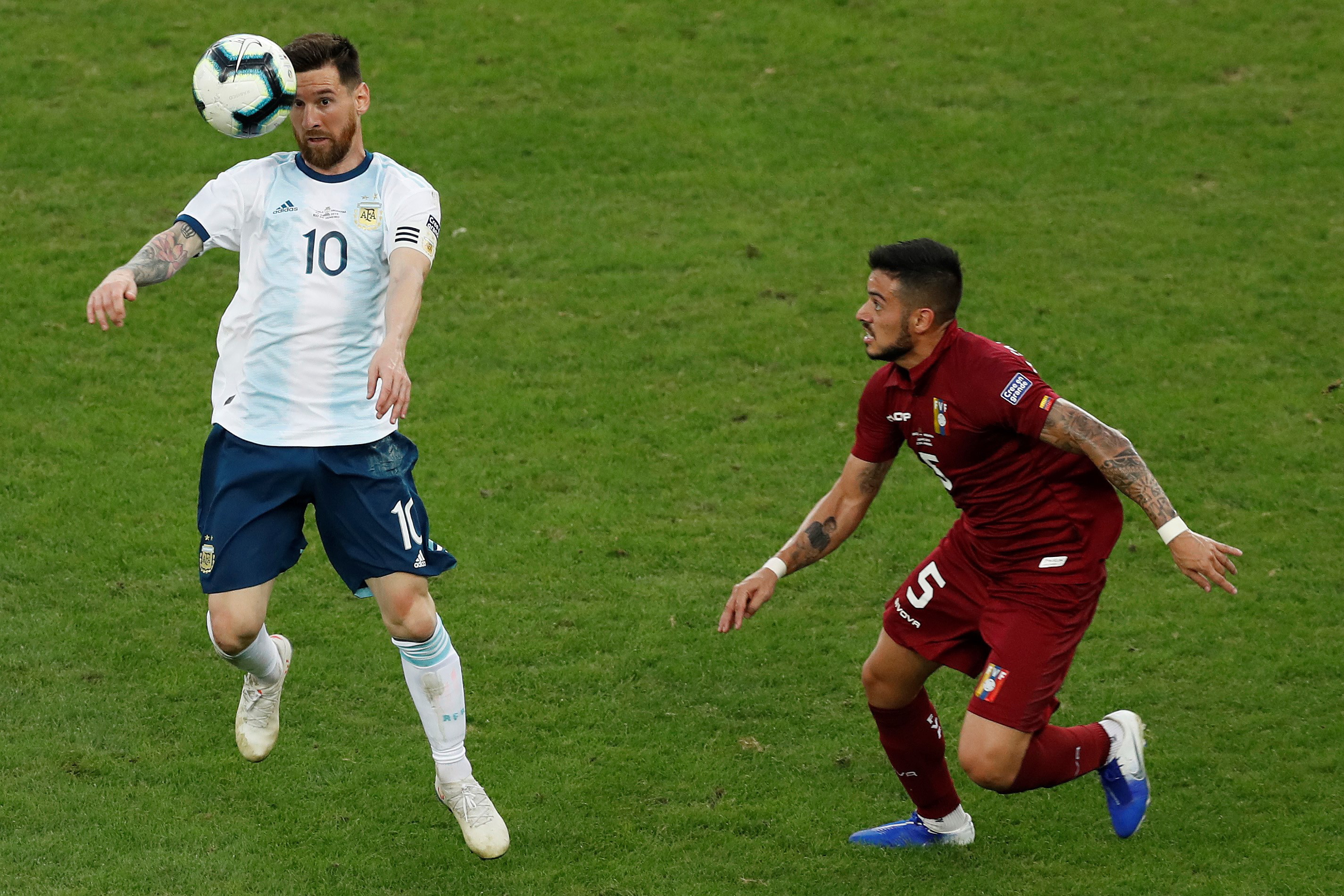 开云体育下载-阿根廷足球队力挫强敌，晋级决赛