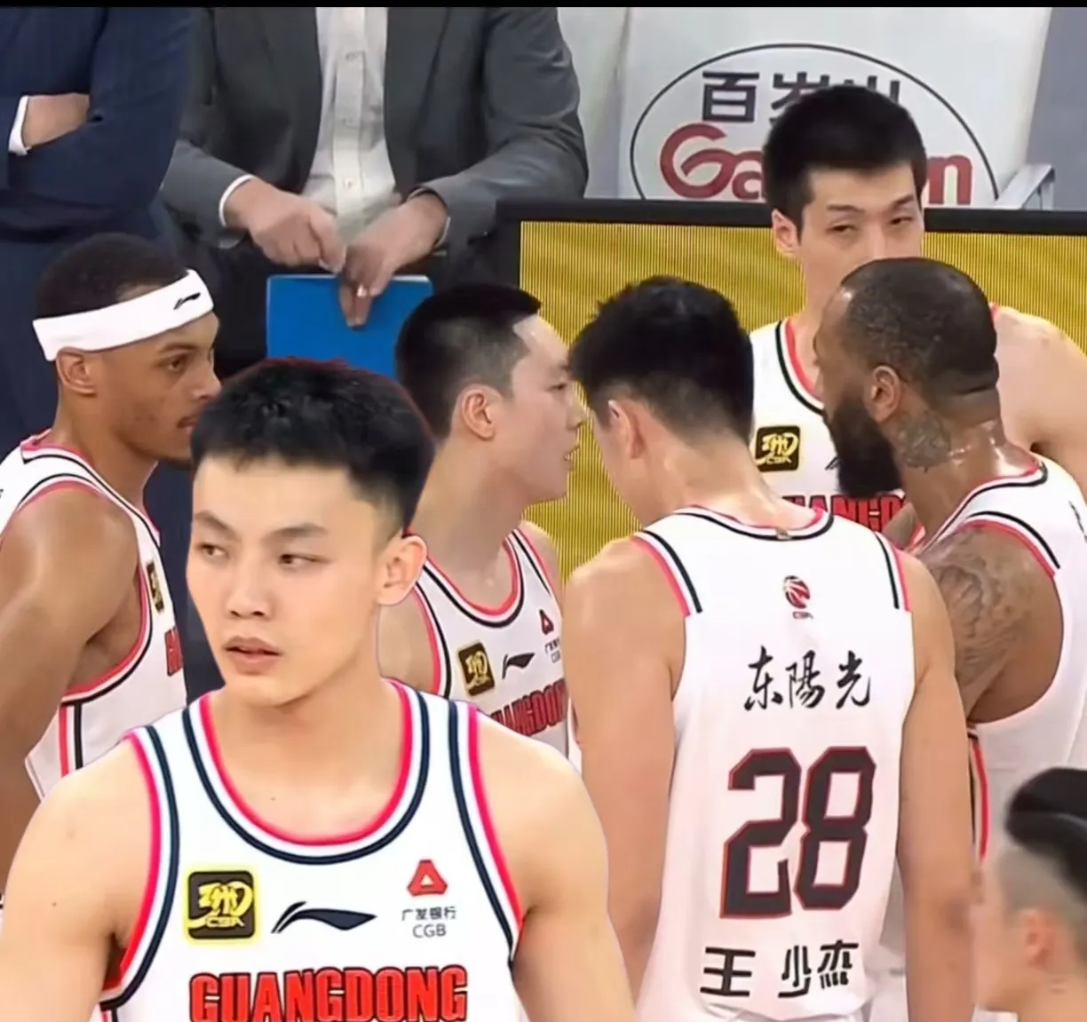 开云体育亚洲官网-关于广东队再胜在揭幕战中轻松赢下上海队的信息