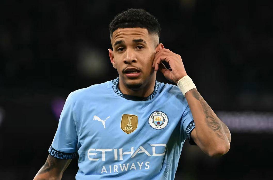 足坛新星崭露头角，备受教练关注的简单介绍