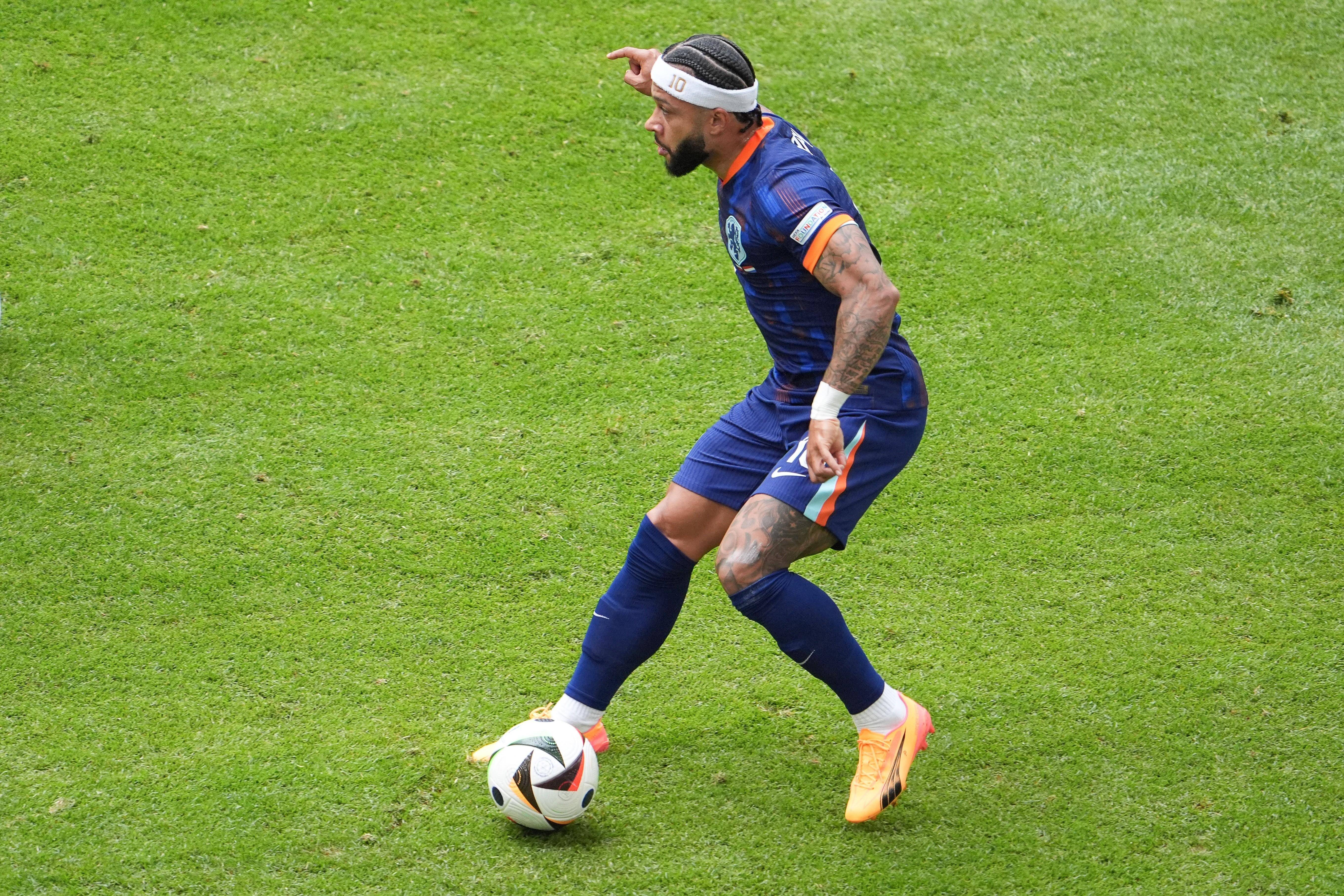 关于荷兰球员德佩表示已经逐渐康复,期待重返赛场的信息 关于荷兰球员德佩表示已经逐渐康复,期待重返赛场的信息