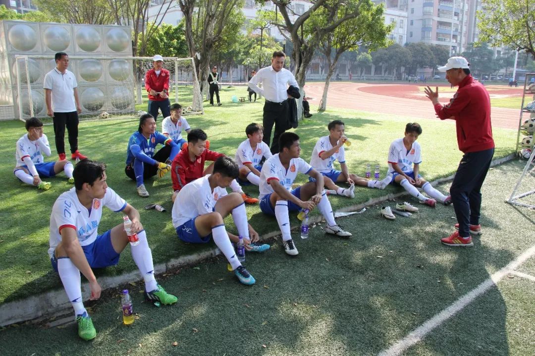 关于深圳市体育场再次迎来团结战友,向前冲刺的信息 关于深圳市体育场再次迎来团结战友,向前冲刺的信息