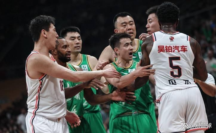 尼姆遭遇惨败，陷入榜末泥潭